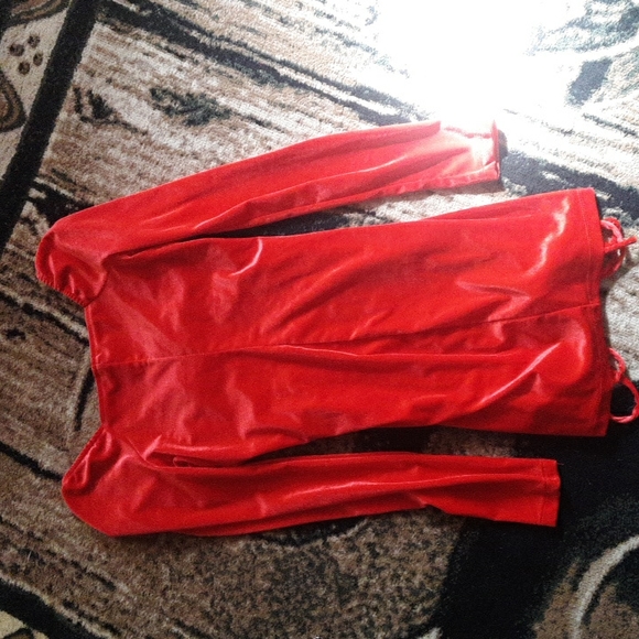 Gorgeous red dress - Picture 10 of 10